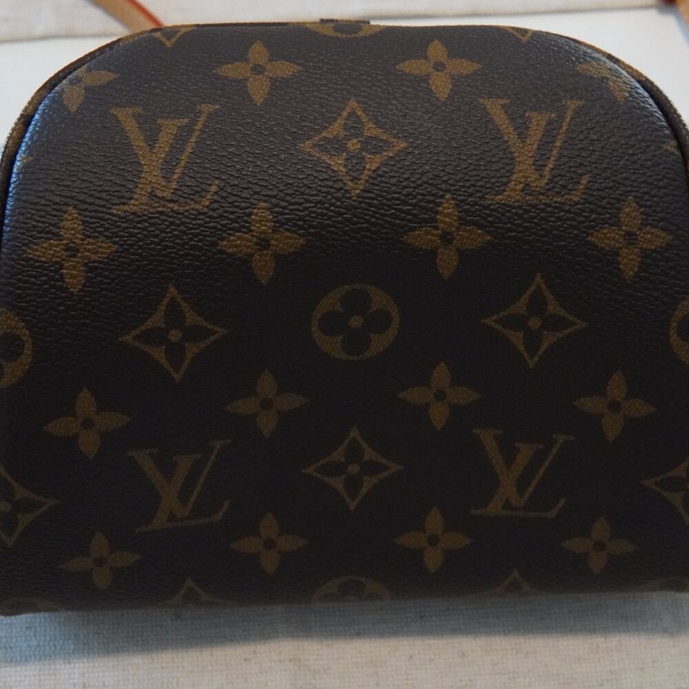 Louis Vuitton Mini Bum Bag LV in Monogram - Picture 7 of 16